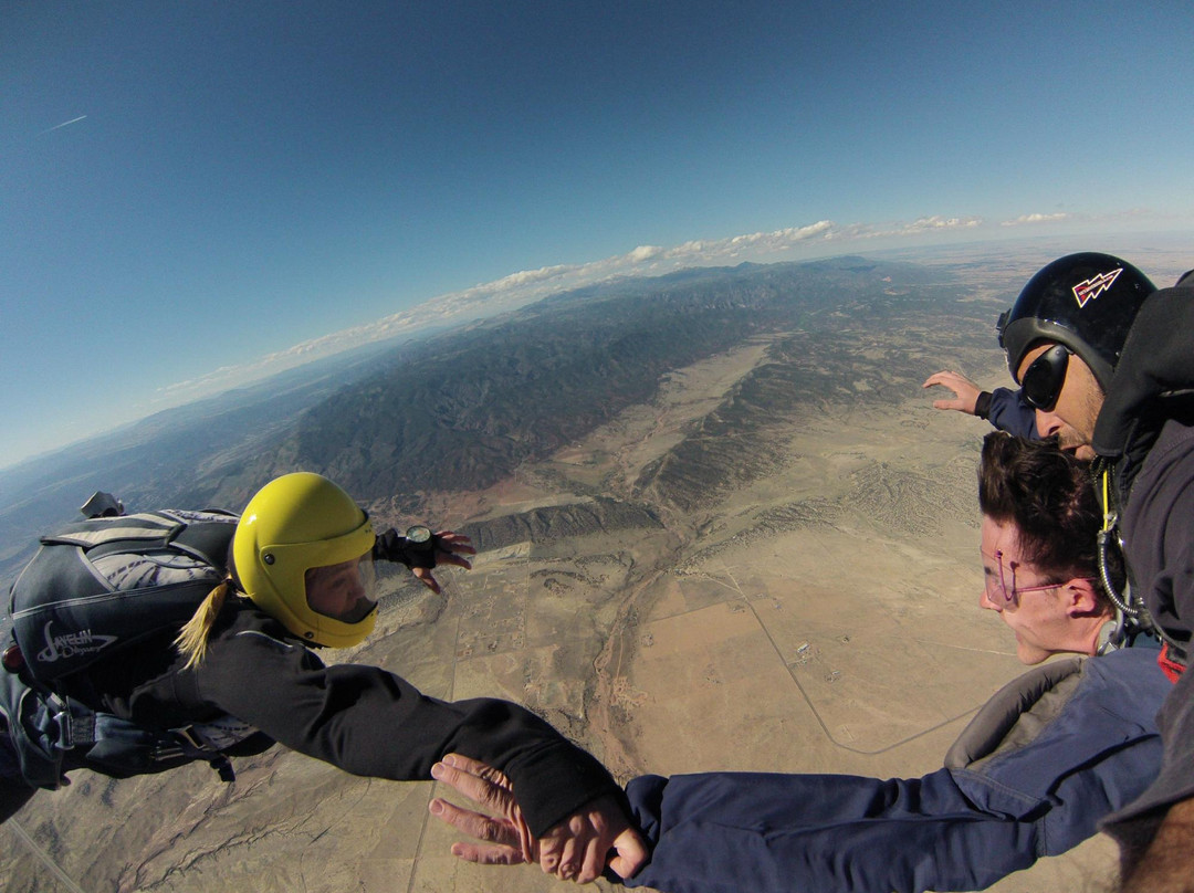 Out of the Blue Skydiving-Penrose必去景点