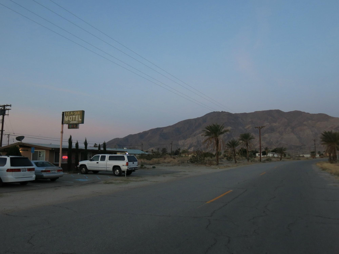 Sea & Sun Lodges-Motel主图