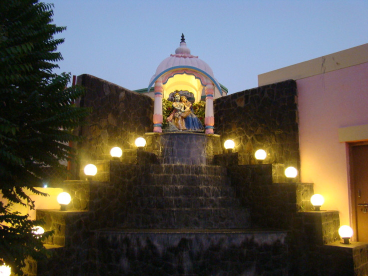 ISKCON Nashik, Sri Sri Radha Madan Gopal Temple景点图片