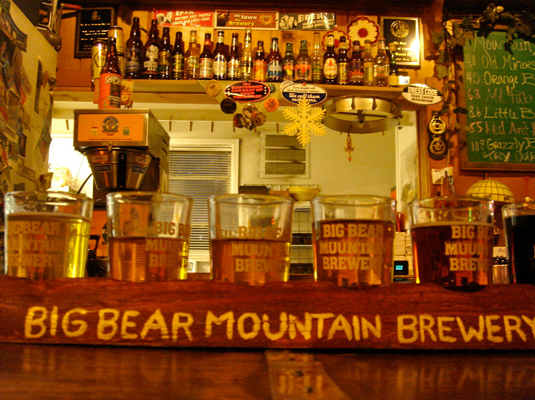Fawnskin餐馆和美食-Big Bear Mountain Brewery