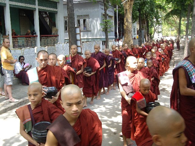 Mahagandayon Monastery景点图片