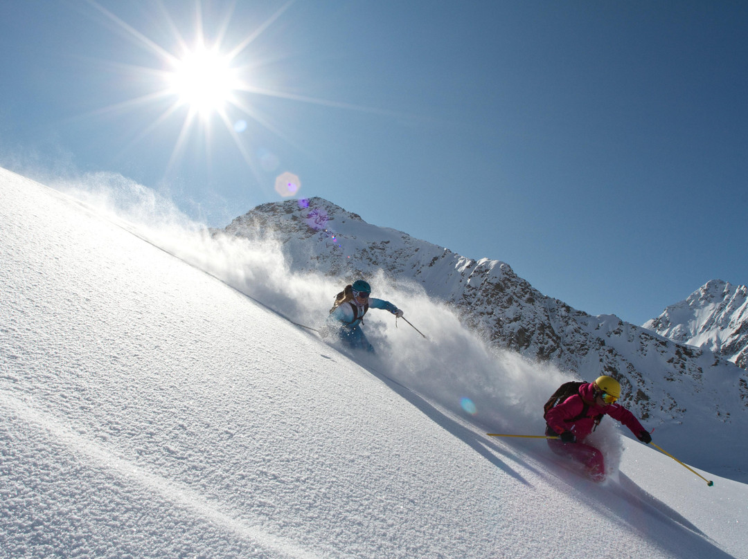 Ski Instructor Lynn Mill-伊泽尔谷必去景点