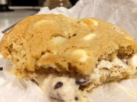 Isla Vista餐馆和美食-IV Drips Coffee and Dessert