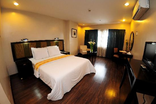 Baguio Burnham Suites Hotel