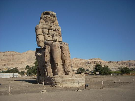Colossi of Memnon-卢克索必去景点