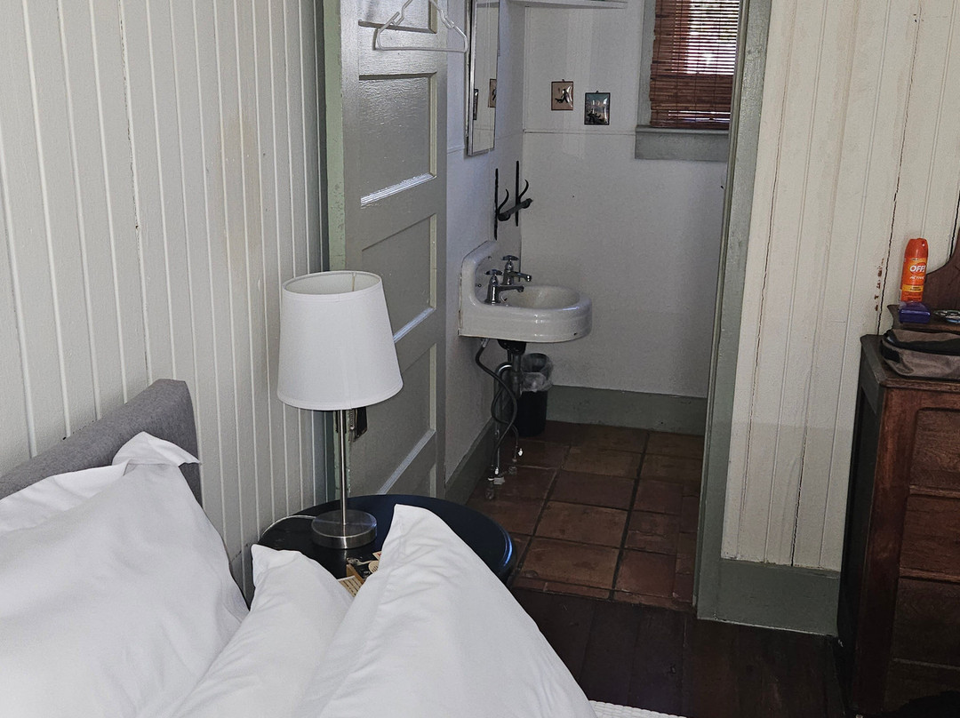 3-V Tourist Court主图