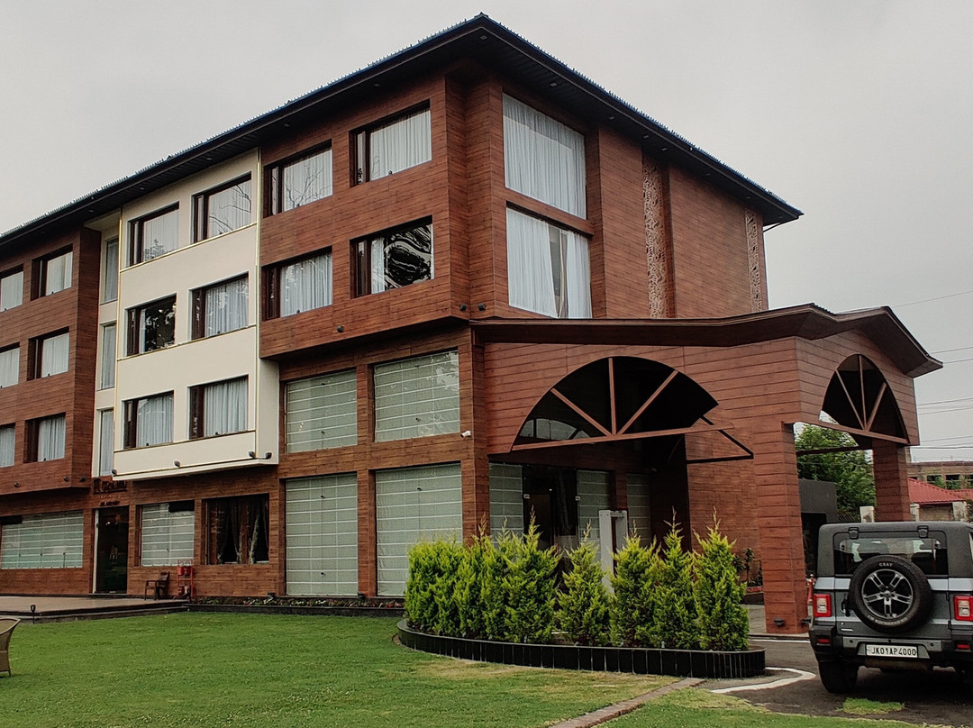 Welcomheritage Grand Srinagar