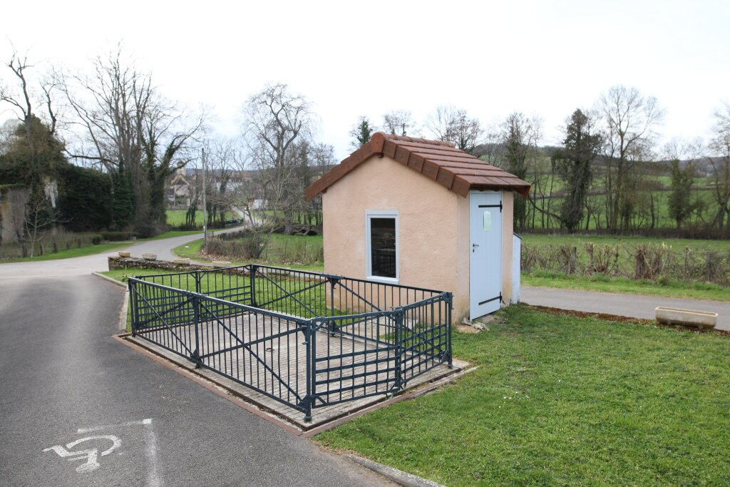 Poids public de Curtil-sous-Burnand-Curtil-sous-Burnand必去景点