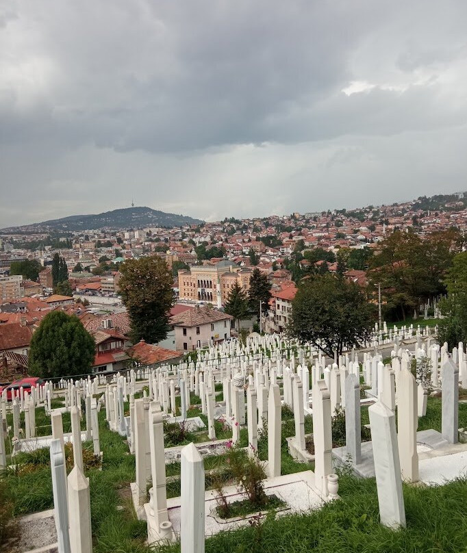 Alifakovac Cemetery-萨拉热窝必去景点