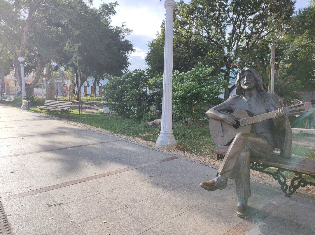 Estátua Belchior-Sobral必去景点