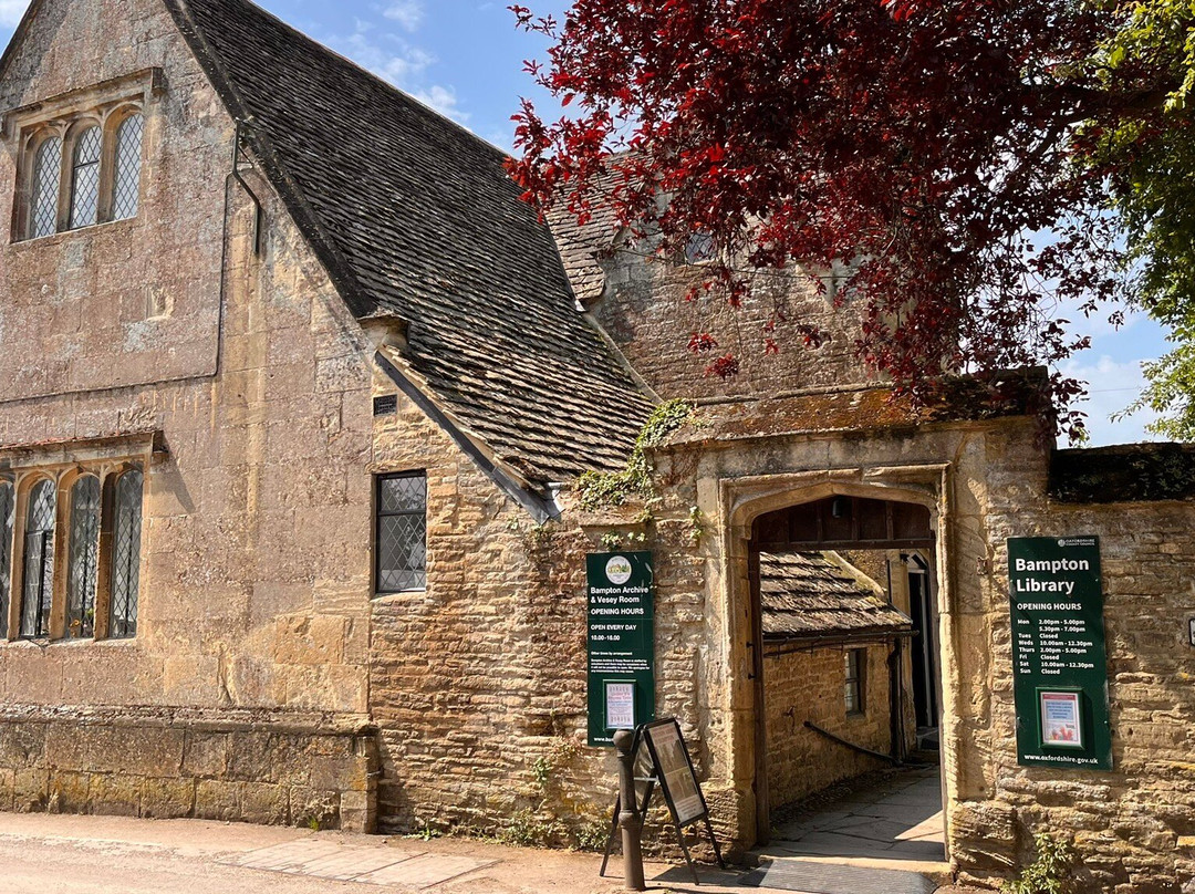 Bampton Library景点图片
