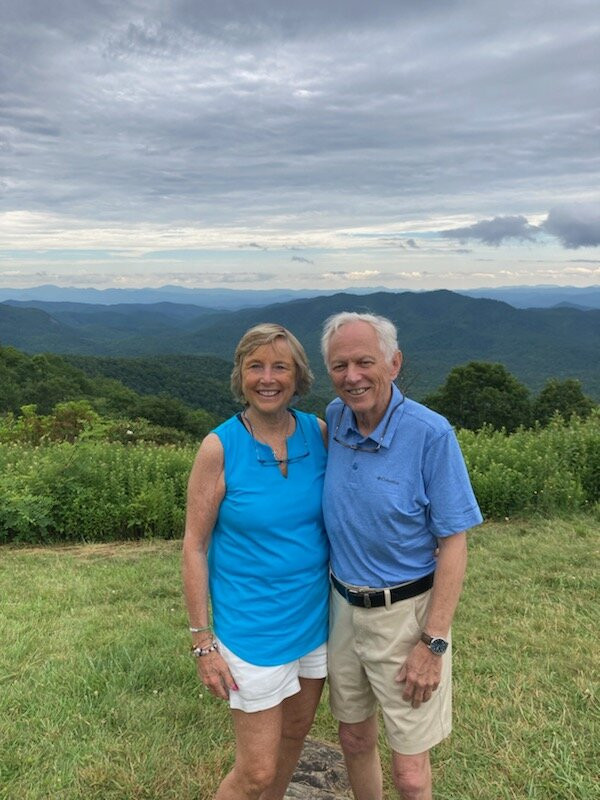 Mountain Inn & Suites Flat Rock主图