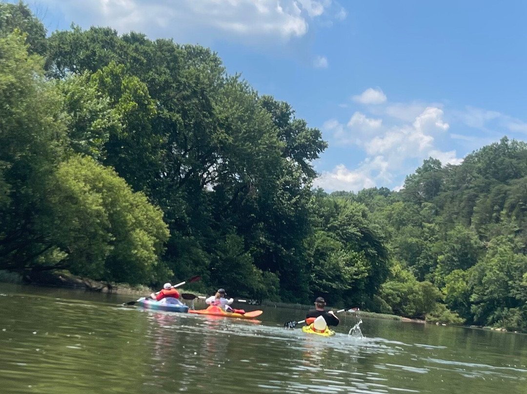 Foggy Bottom Canoe景点图片