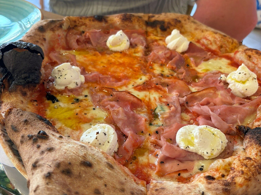 Mamy Blue Pizza Napoletana