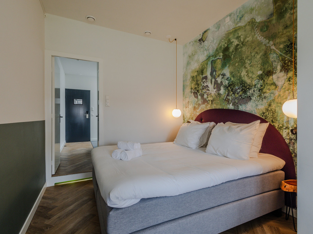 拜德湖酒店主图