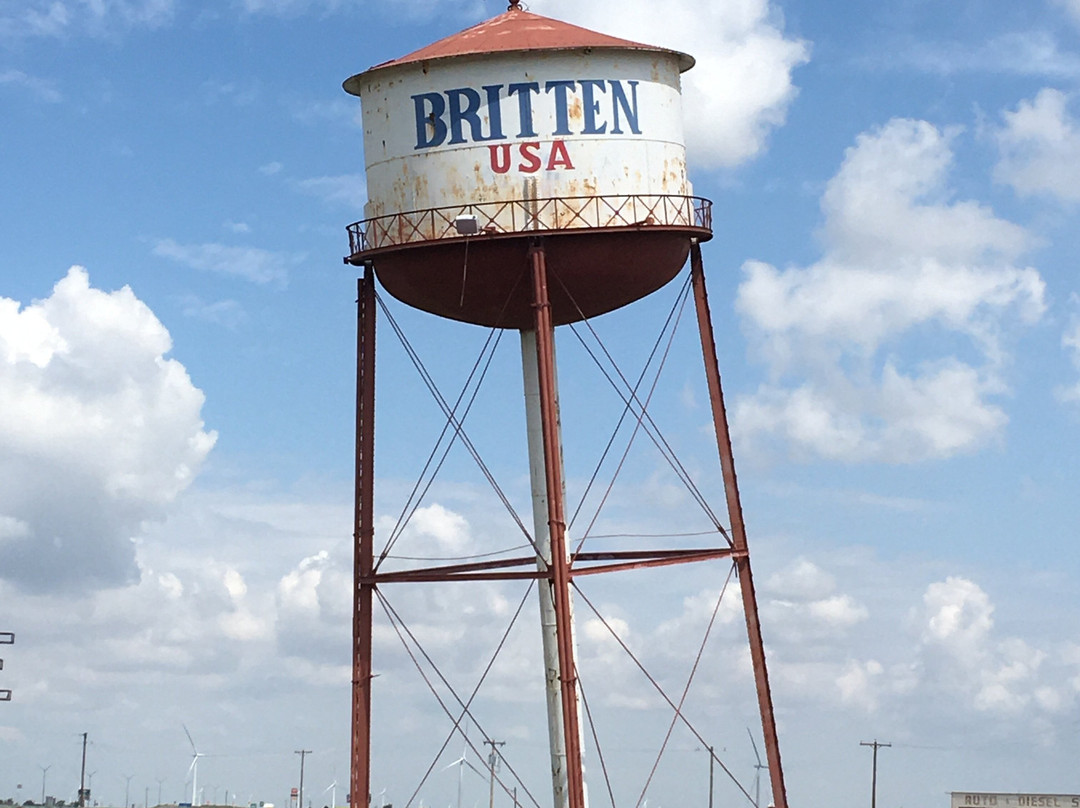 Britten Leaning Water Tower景点图片