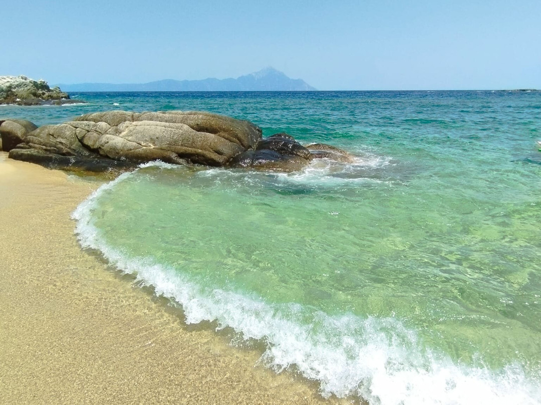 Tigania Beach景点图片