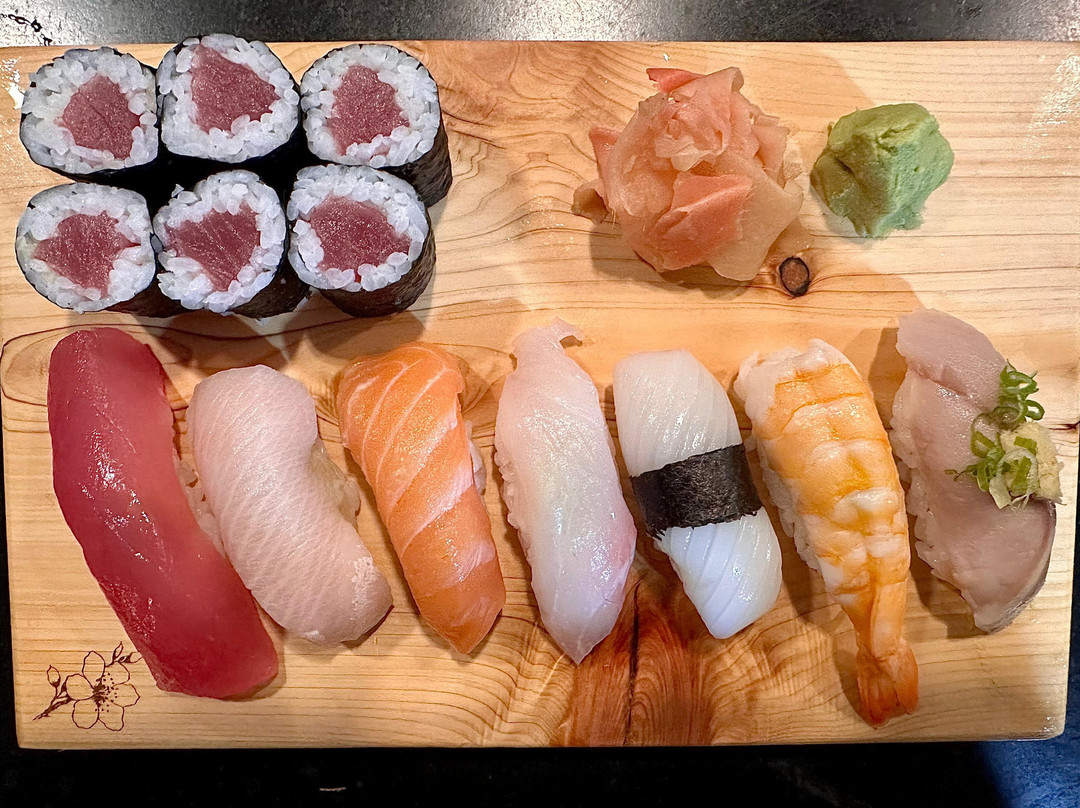 Sakura Restaurant & Bar