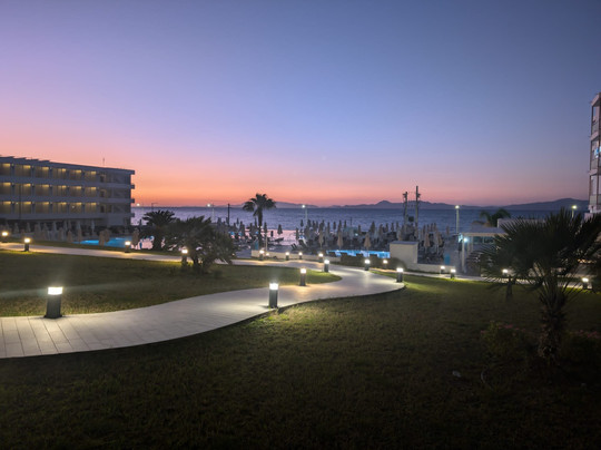 Belair Beach Hotel主图