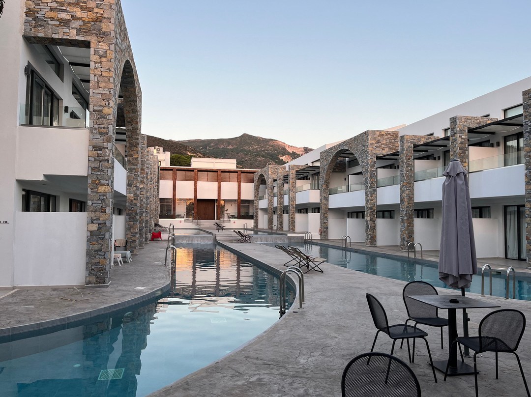 Cavo Di Suites