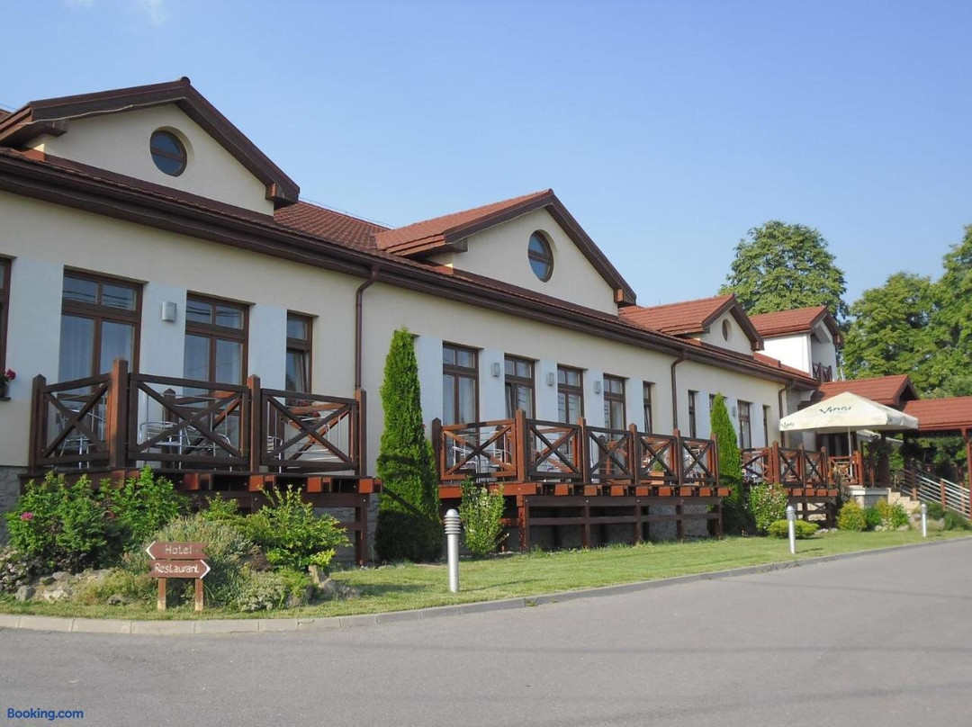 Red Deer Hotel