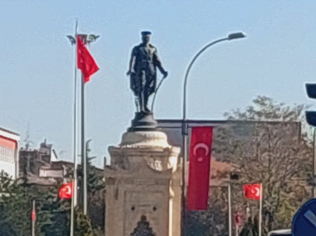 Atatürk Monument-科尼亚必去景点