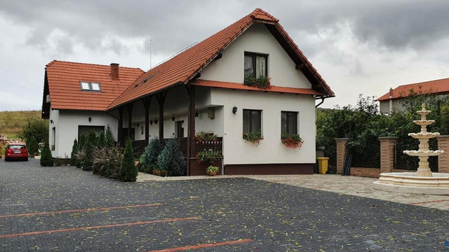 Casa Cu Pridvor