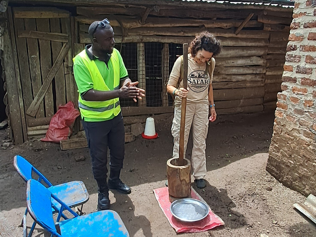 Crazy crater tours-Fort Portal必去景点