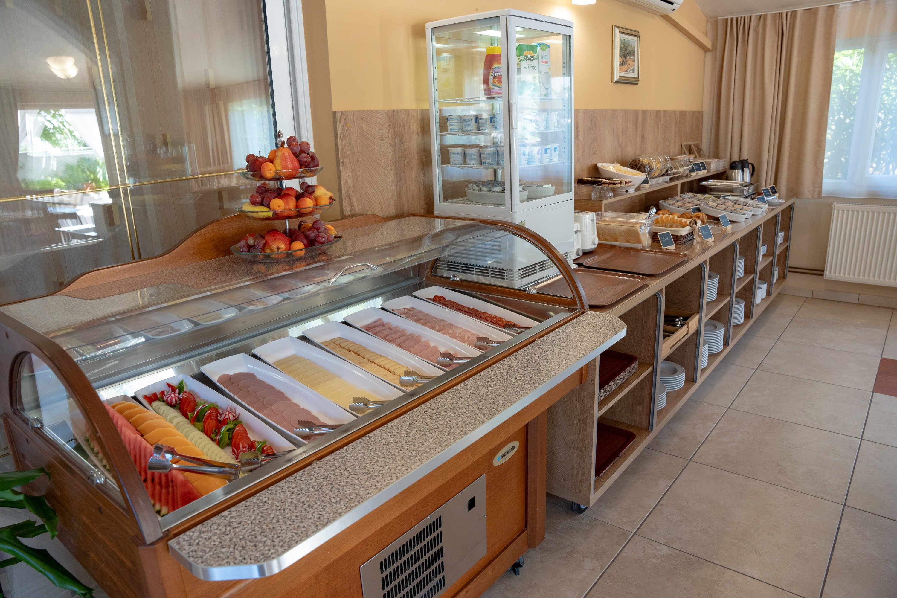 潘西恩舒适布克酒店-餐饮
