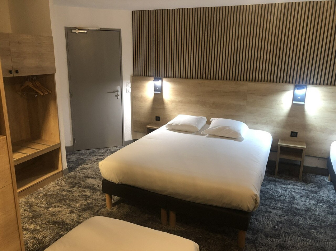 Ostal Hotel Pau Université主图