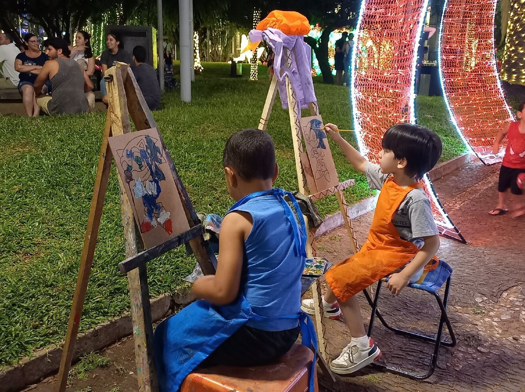 Plaza Artigas-Rivera必去景点