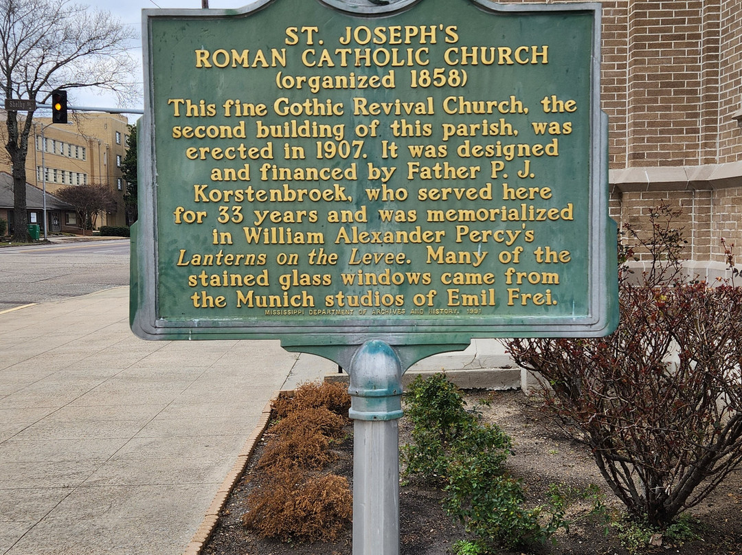 St. Joseph's Catholic Church景点图片