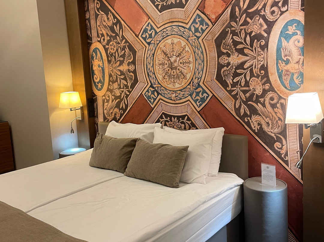 布达佩斯时光酒店主图