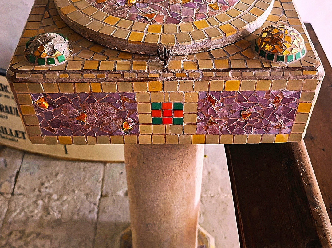 Eglise Saint Saturnin-Saint Saturnin du Bois必去景点