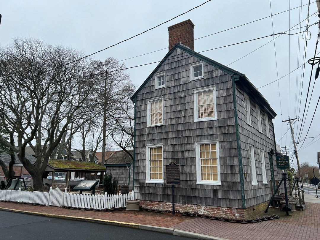 Cannonball House-刘易斯必去景点