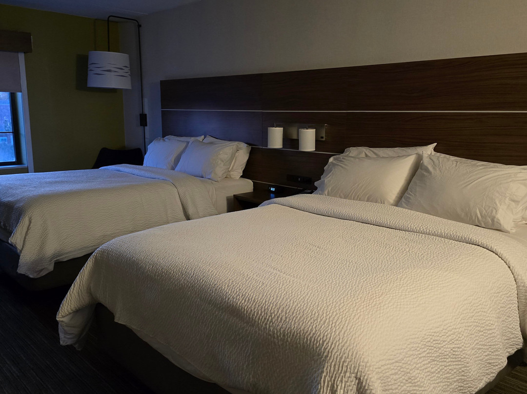 普拉茨堡戴斯旅馆&套房酒店主图