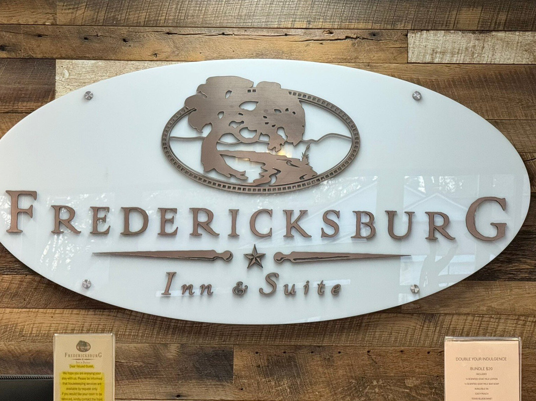 Fredericksburg Inn & Suites主图