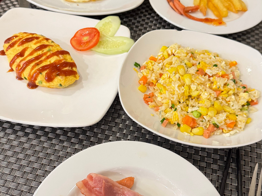 Holiday Emerald Hotel主图