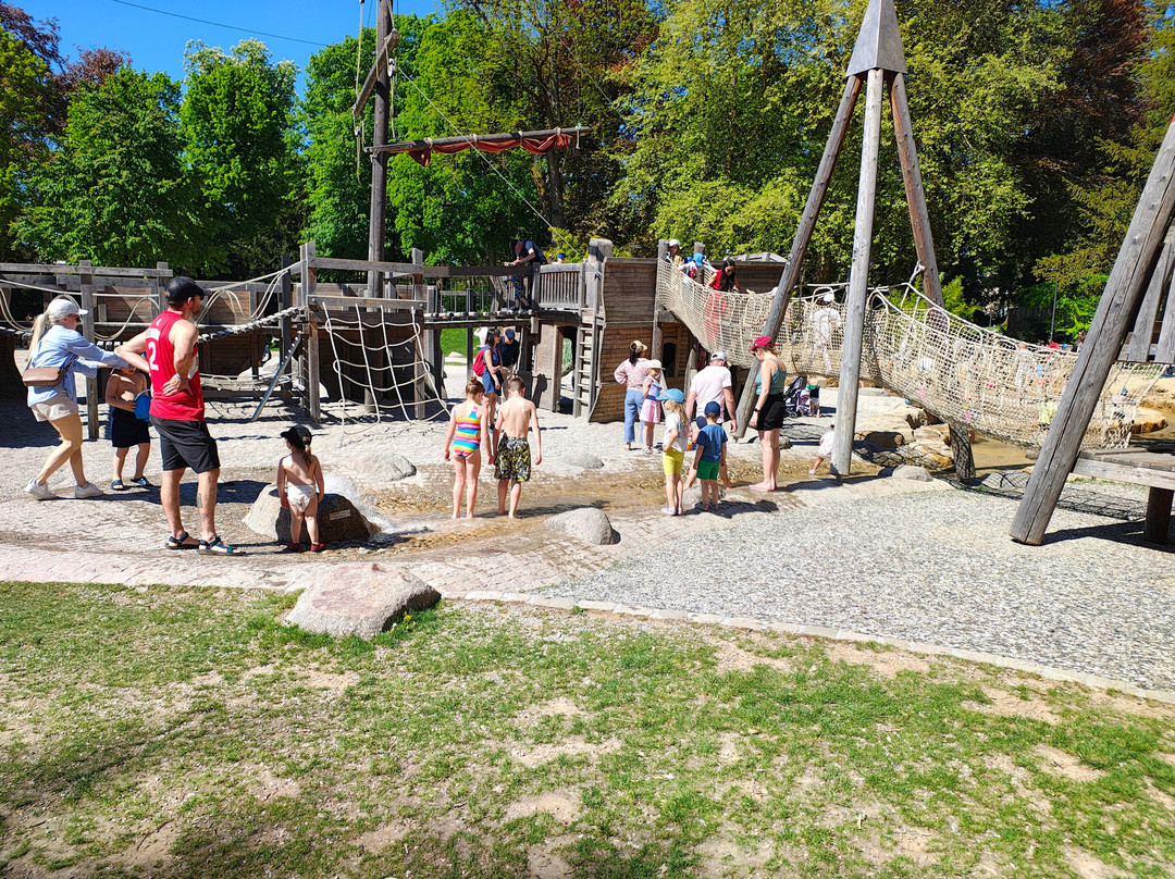 Playground Avenue Monterey - Pirate Ship-卢森堡城必去景点
