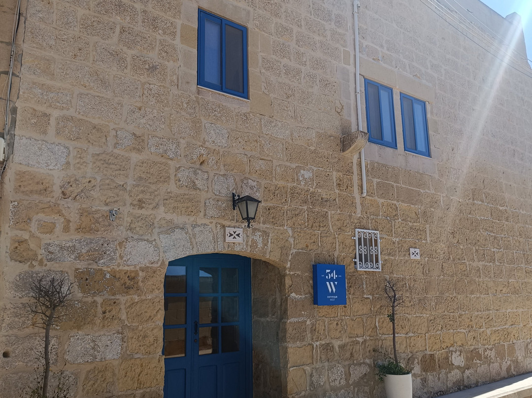 Fiftyfour West Boutique Living主图