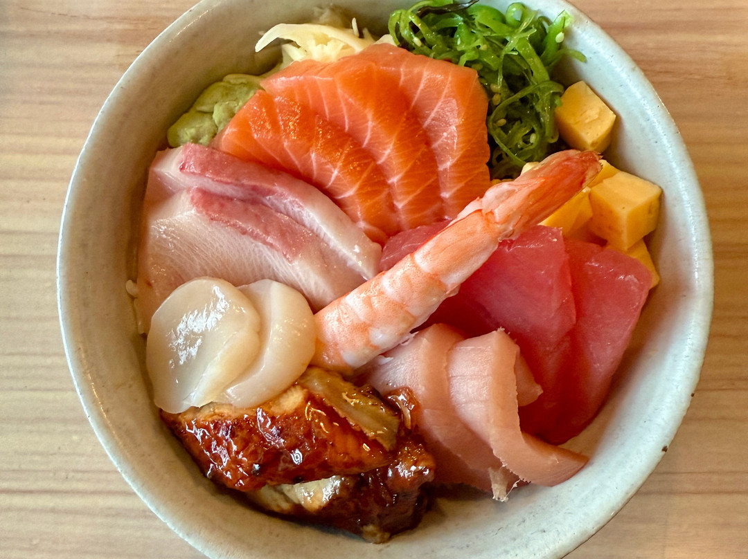 Sushi & Bowls