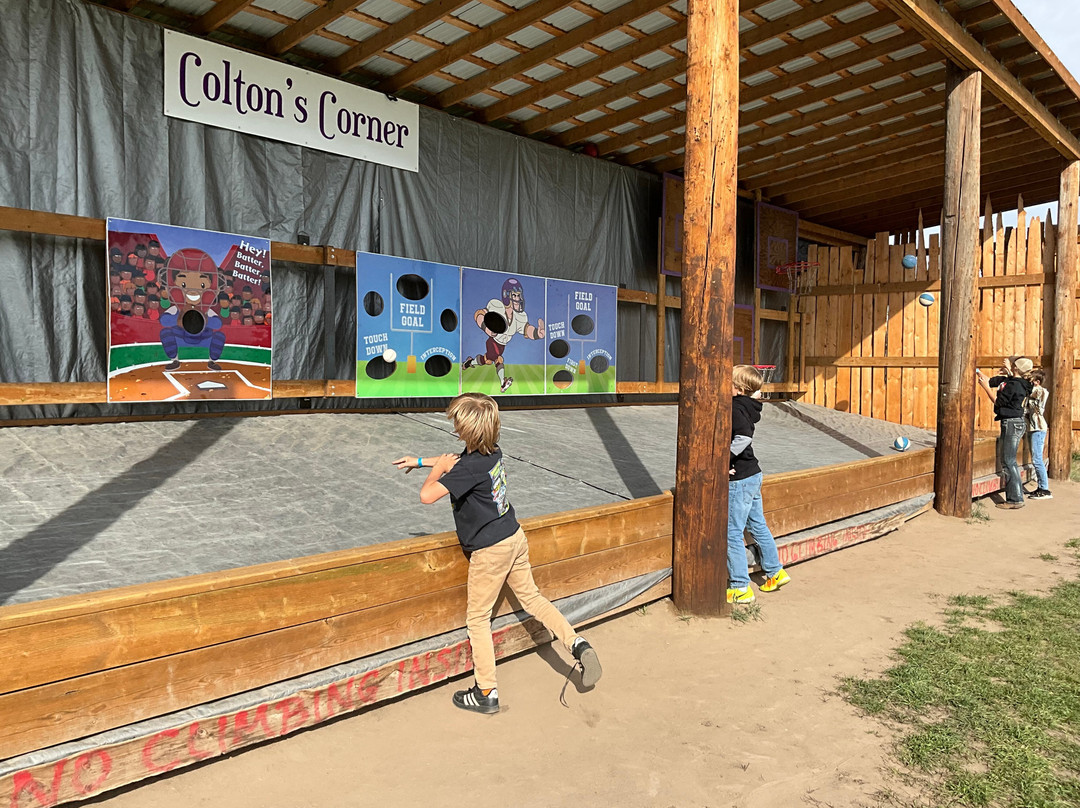 Sassy G's Adventure Farm-斯普鲁斯格罗夫市必去景点