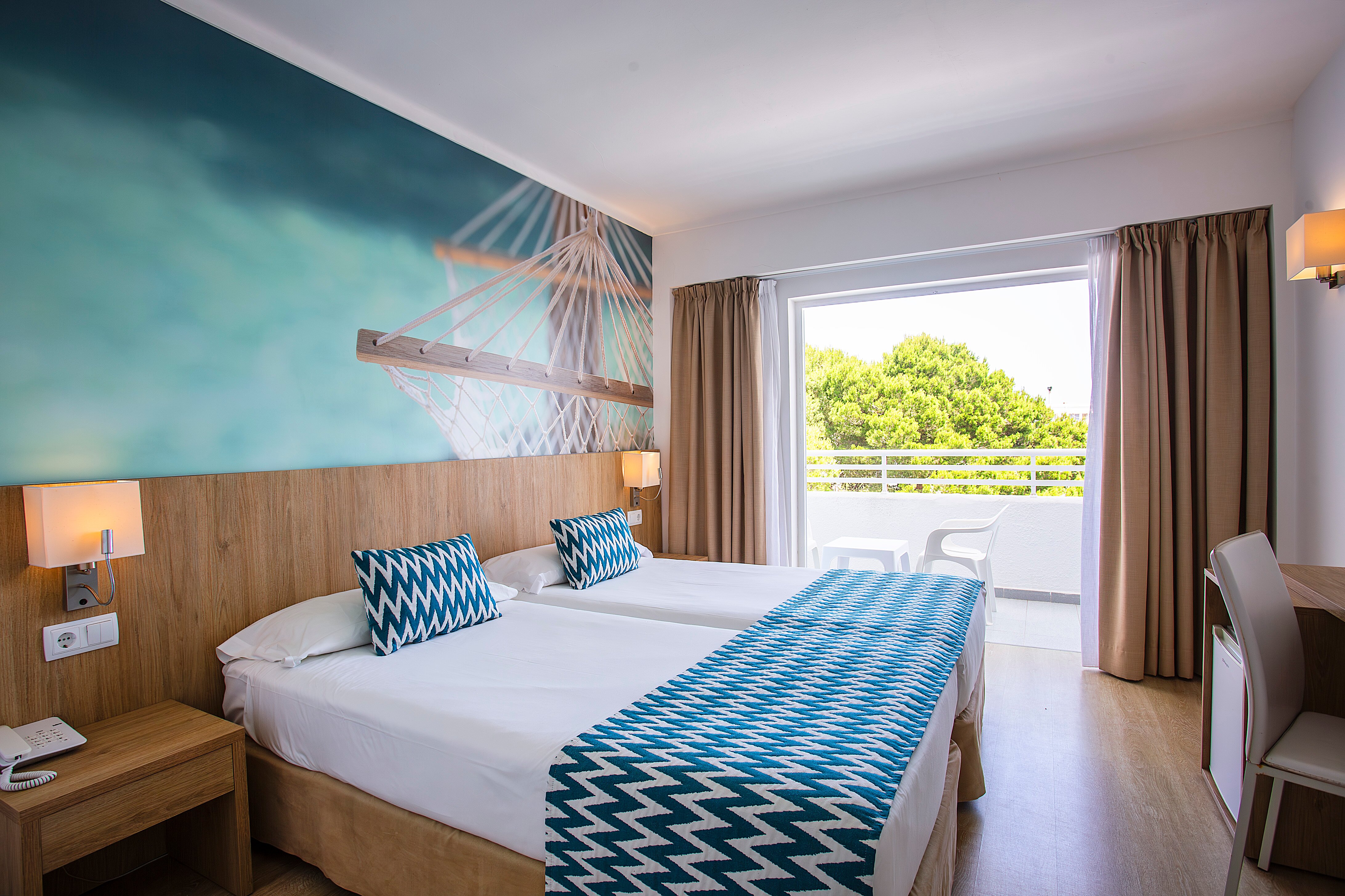 BQ 萨拉酒店 - 限成人-客卧