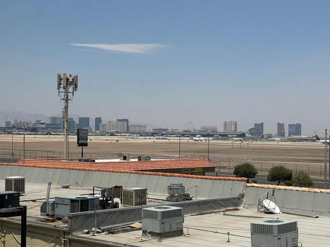 拉斯维加斯机场源宿酒店主图