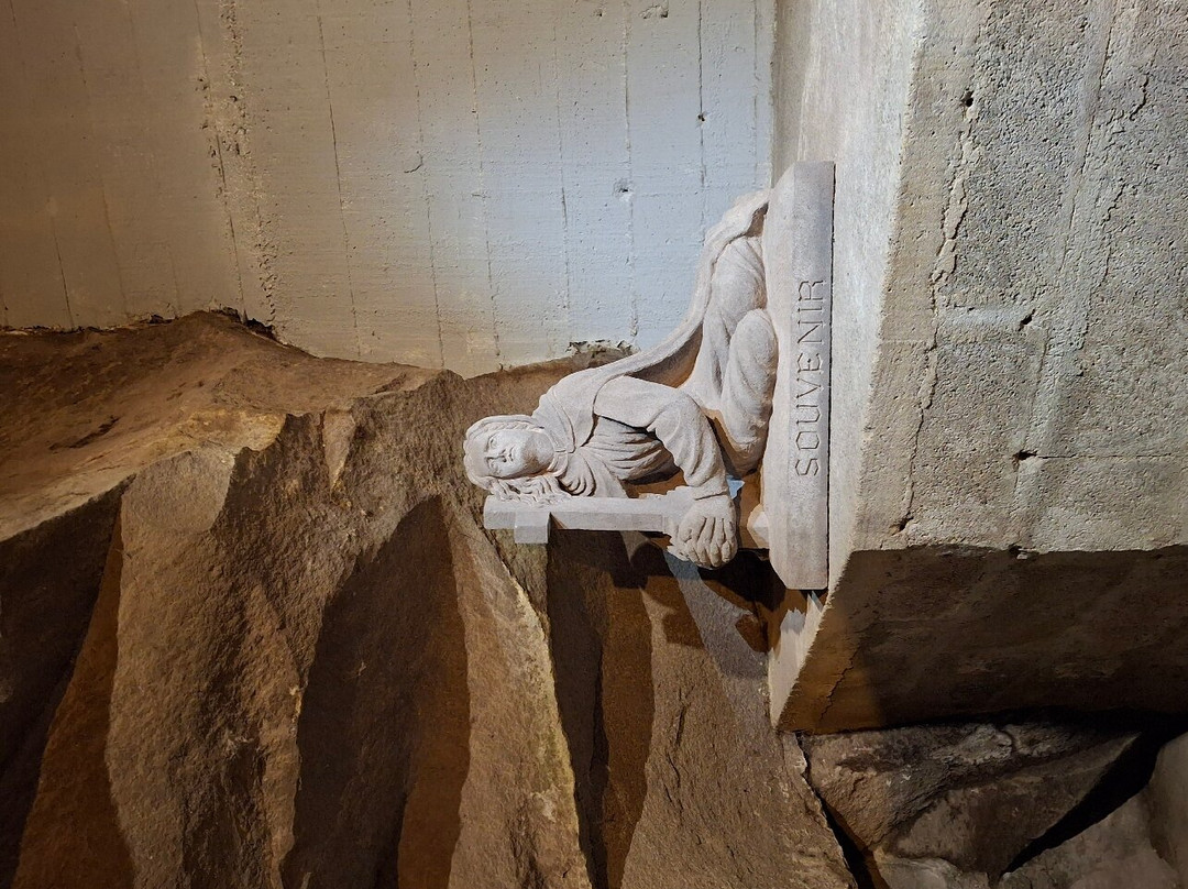 Grotte de la Pierre de Volvic-Volvic必去景点