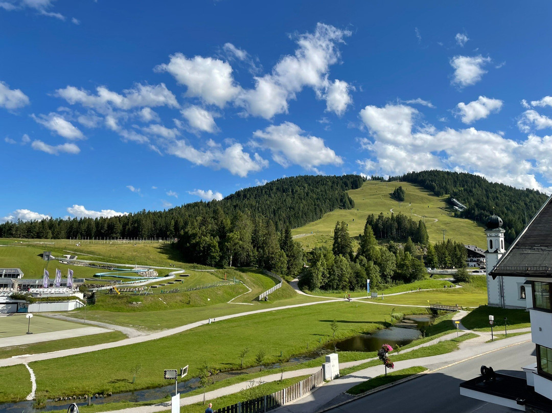 Mountains Hotel主图