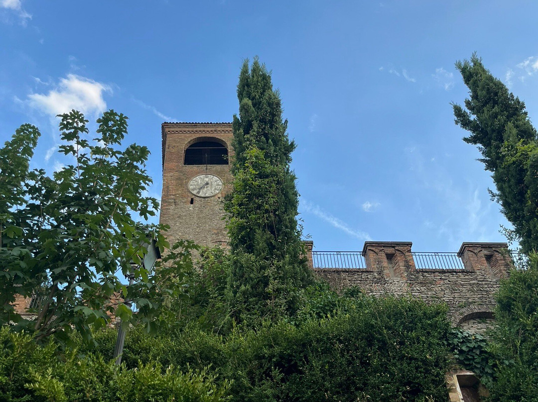 Piazza della Dama-Castelvetro di Modena必去景点