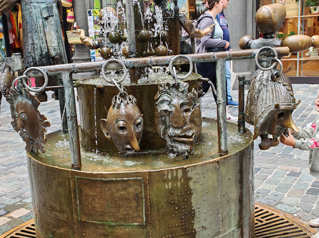 Puppenbrunnen-亚琛必去景点