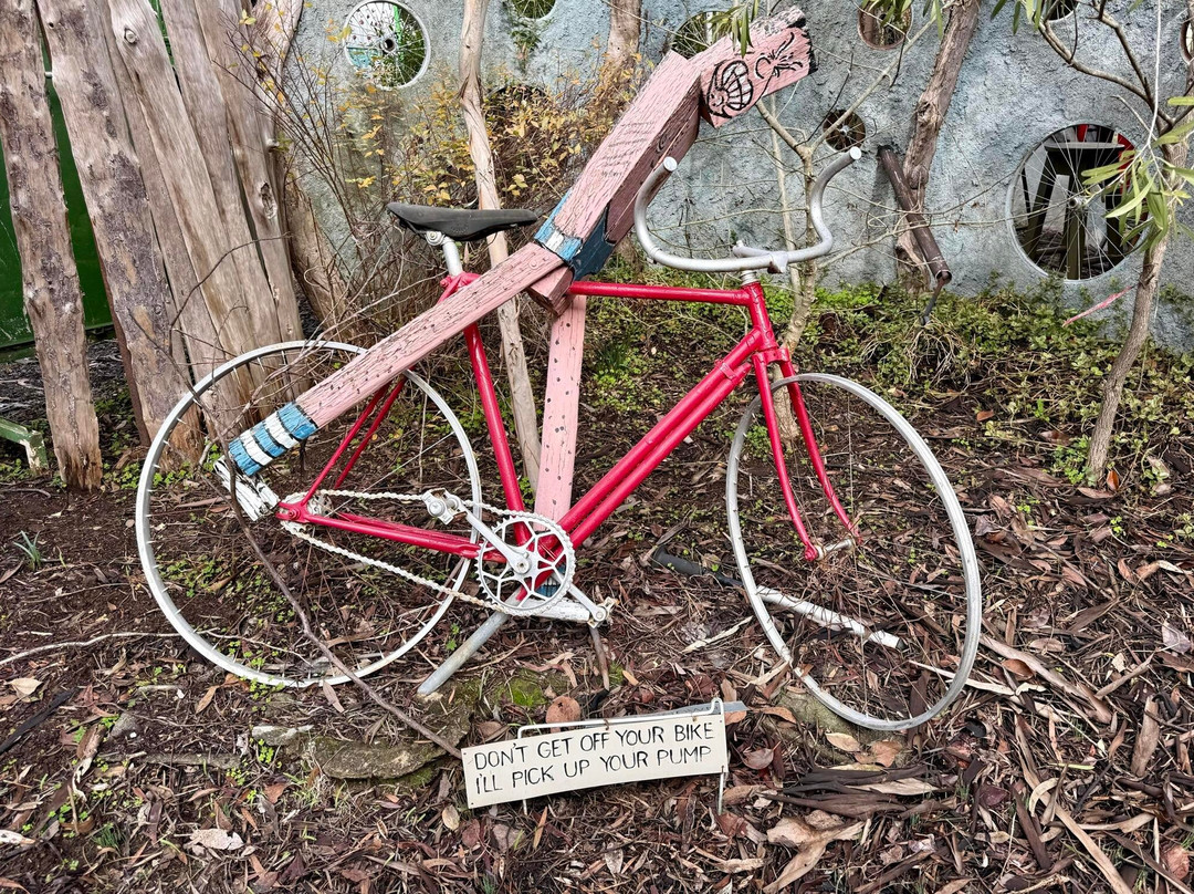 Woop Woop Sculpture Garden-Harcourt必去景点