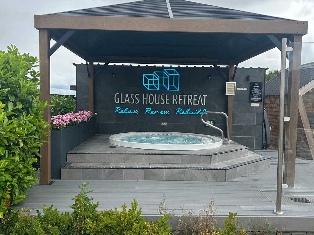 Glass House Spa-Bulphan必去景点